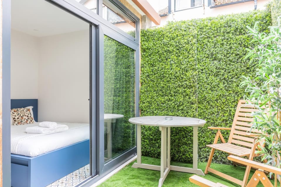 Lapa Charm Apartments with Patio Apartment in Lisbon