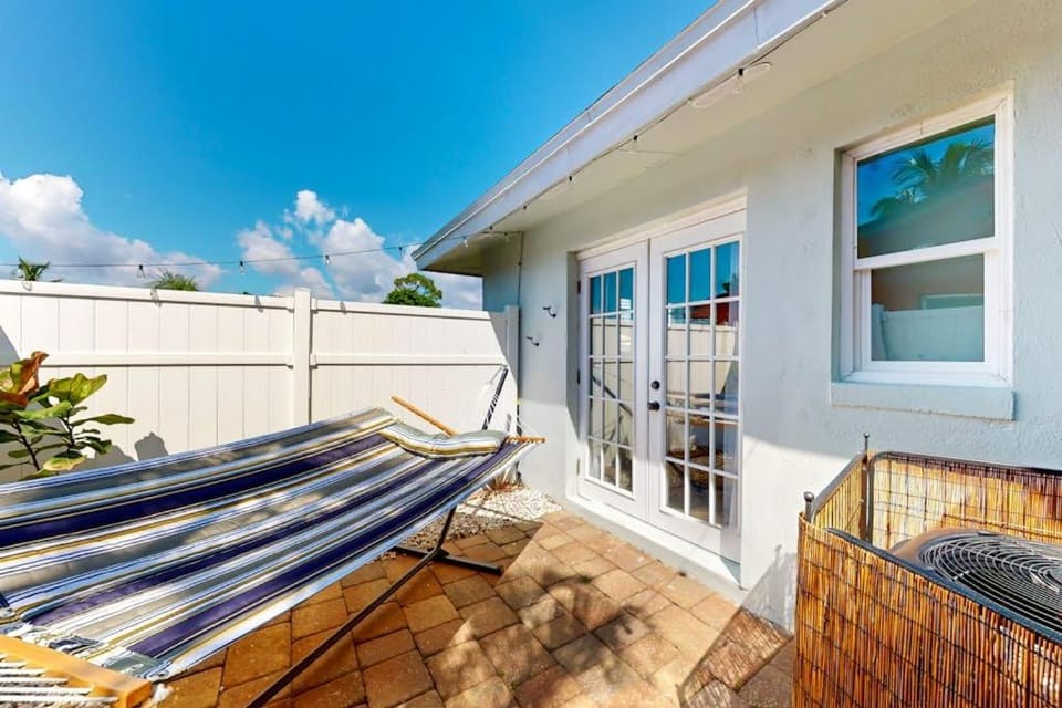 Lounging Palms Estate House in Fort Myers