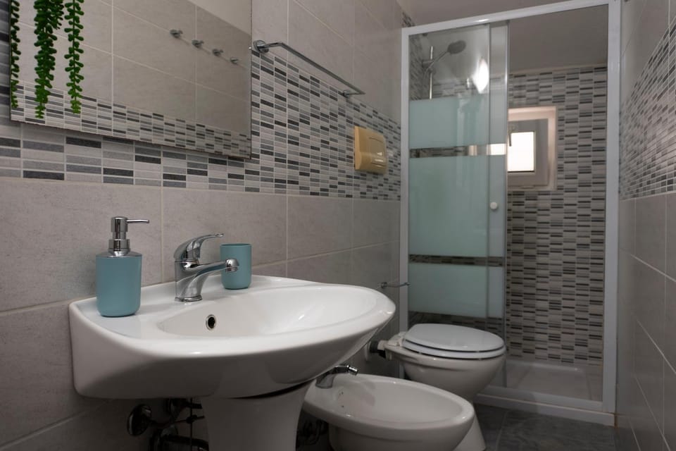 Bathroom, Living room