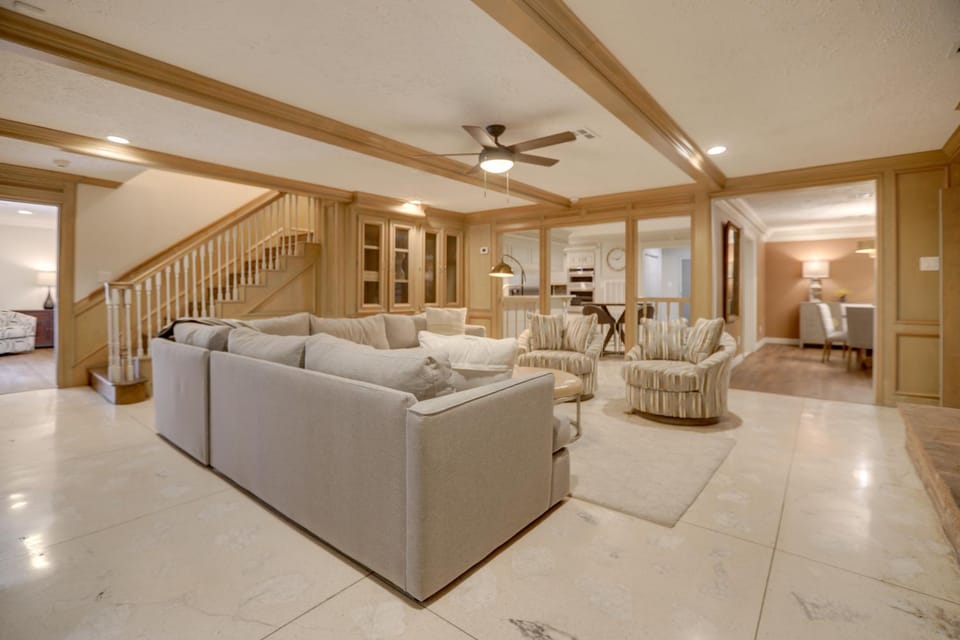Poolside Oasis Near Medical Center & NRG Stadium! House in Harris County