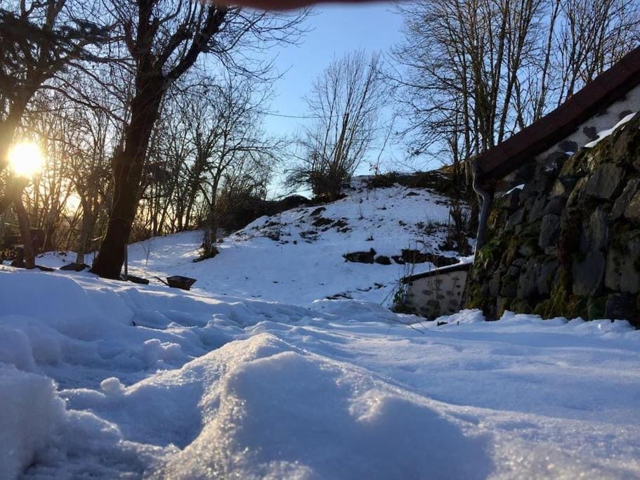 Havre de paix rénové avec amour, espace yoga . House in Auvergne-Rhône-Alpes