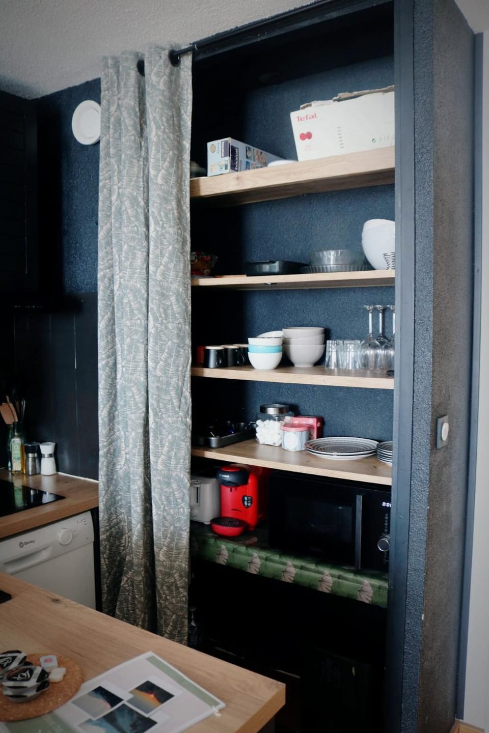 Kitchen or kitchenette, dishwasher, stove, kitchen