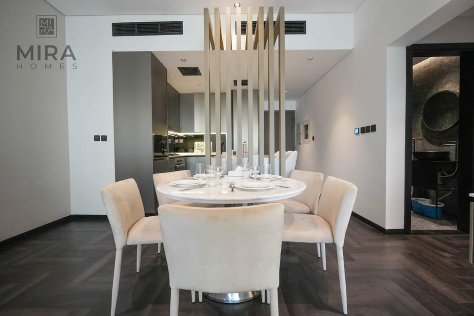 Seating area, Dining area
