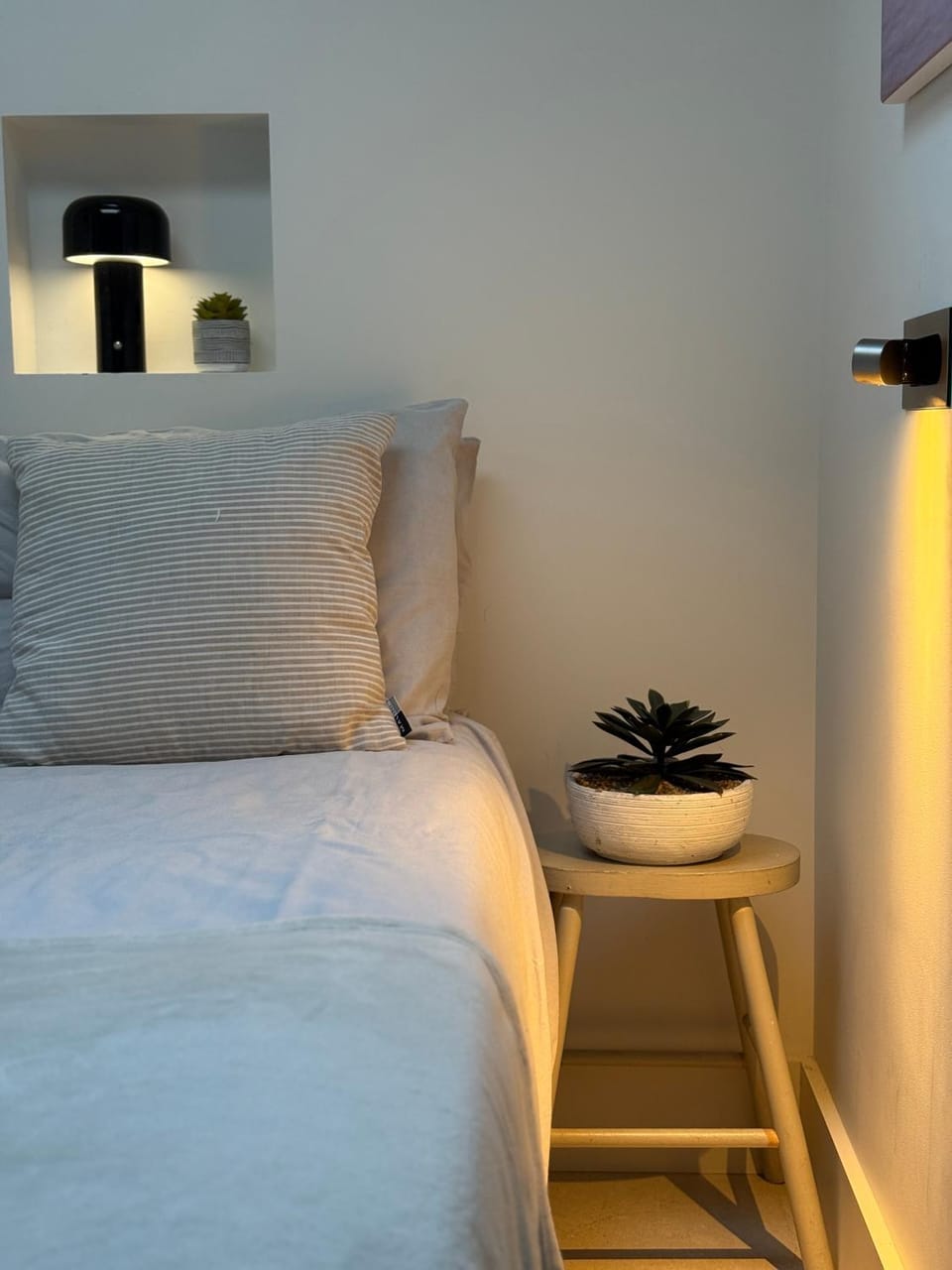 Stunning, architecturally designed Garden Studio with Parking Apartment in London Borough of Richmond upon Thames