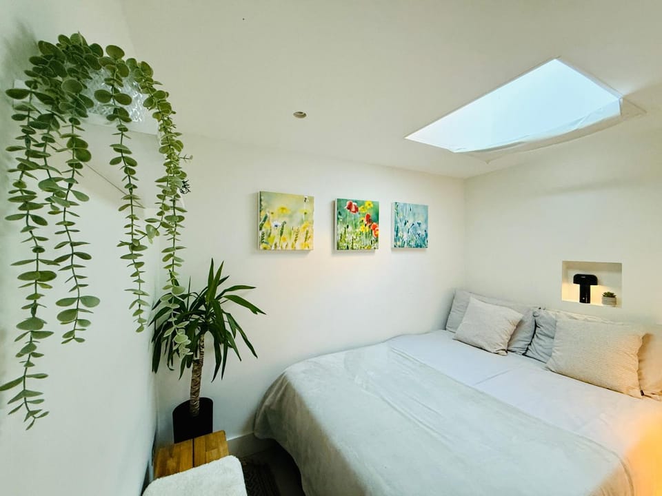 Stunning, architecturally designed Garden Studio with Parking Apartment in London Borough of Richmond upon Thames