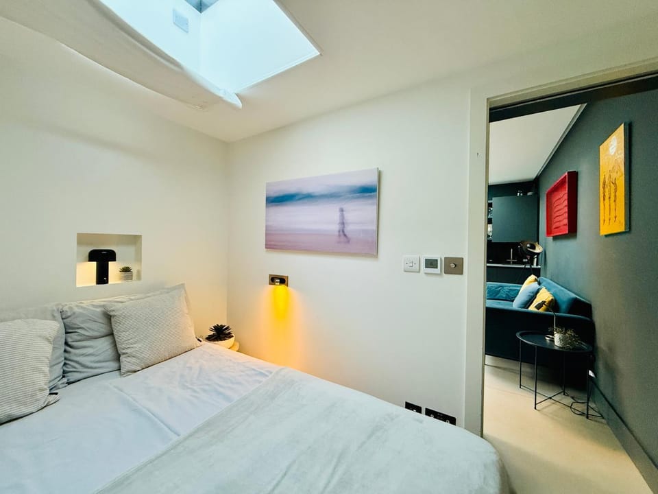 Stunning, architecturally designed Garden Studio with Parking Apartment in London Borough of Richmond upon Thames