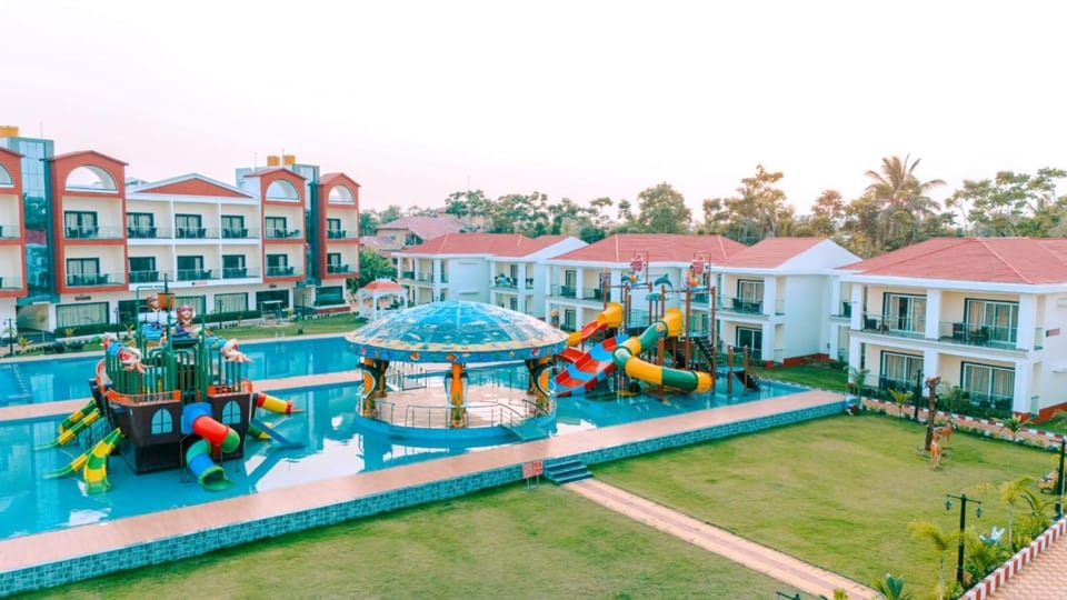 Property building, Swimming pool