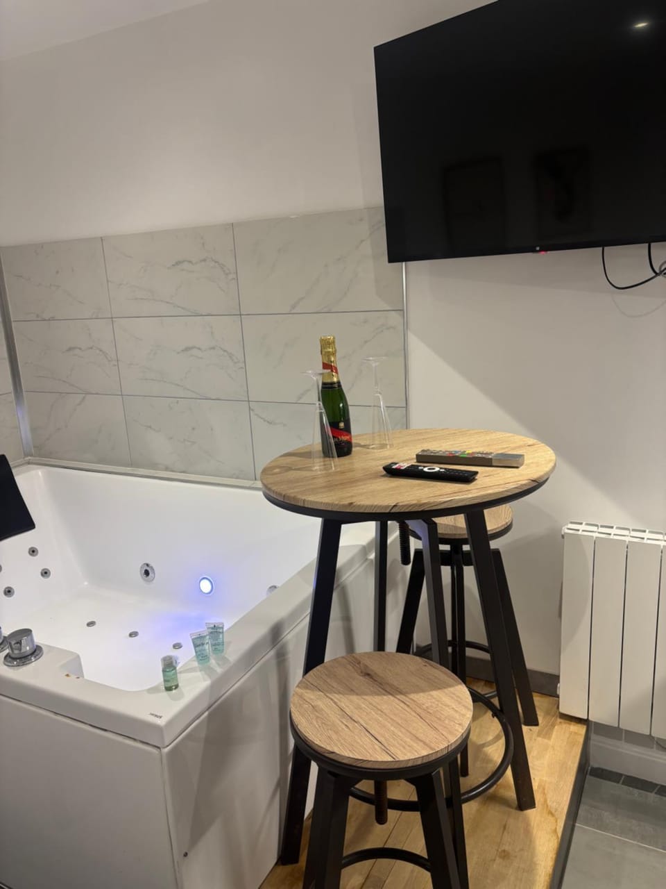 Photo of the whole room