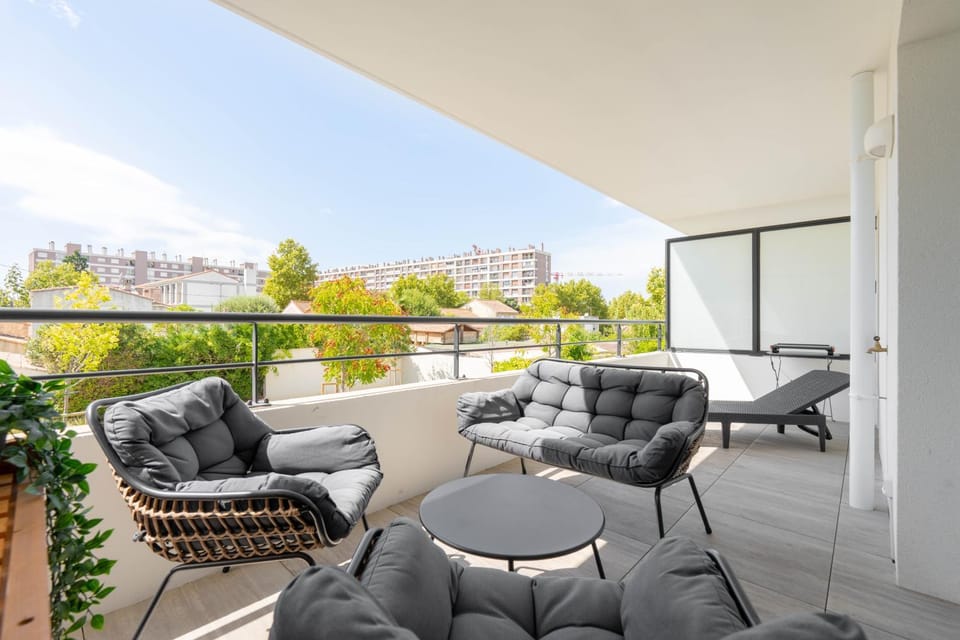 Patio, Day, View (from property/room), Balcony/Terrace, Living room, Sunrise, Sunset