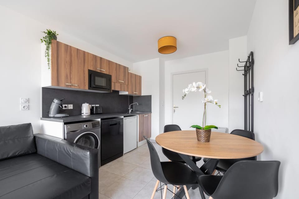 Coffee/tea facilities, Dining area, On site, Breakfast, dishwasher, minibar, stove, toaster, washing machine, kitchen