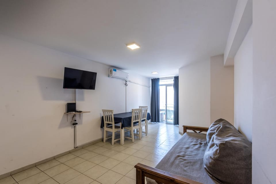 Communal lounge/ TV room, TV and multimedia, Living room, Photo of the whole room, Seating area, Dining area, Evening entertainment, Bedroom