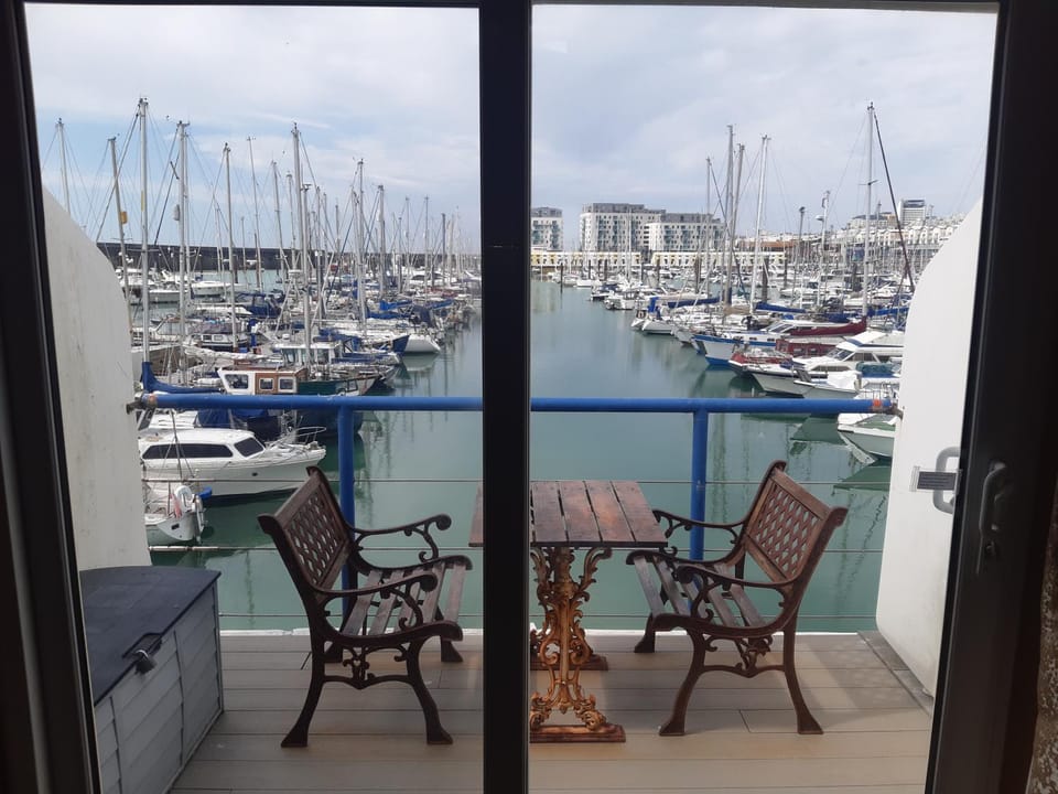 Fantastic Waterside apartment in Brighton Marina Apartment in Brighton