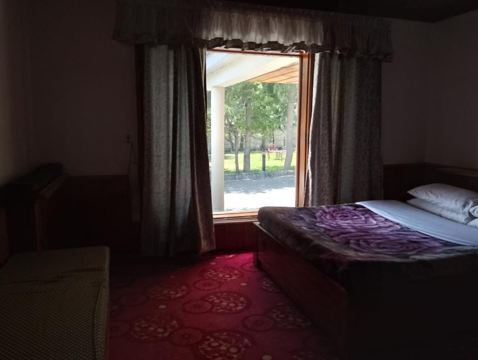 Bed, Photo of the whole room, Bedroom, Garden view