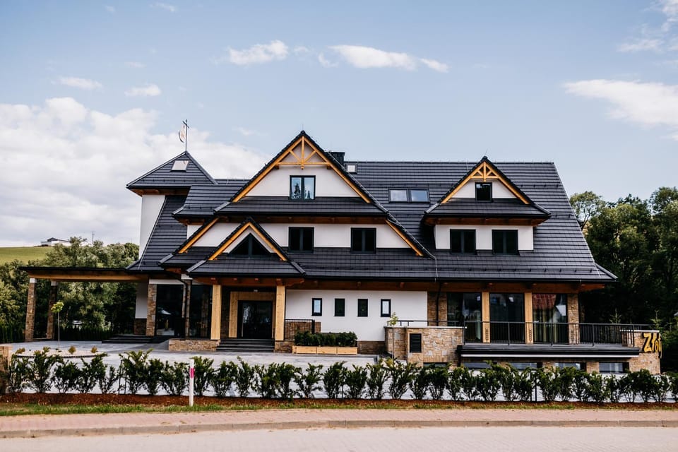 Property building, Day, Natural landscape, Garden