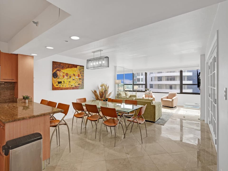 Seating area, Dining area