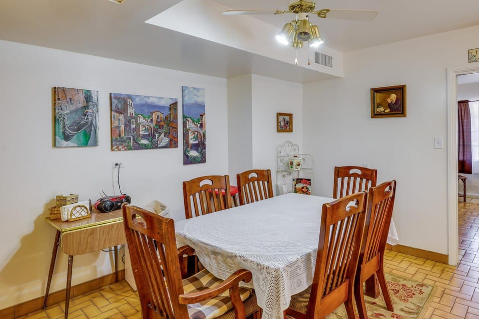 1/2 Mi to Light Rail: Midtown PHX Home w/ Patio House in Phoenix