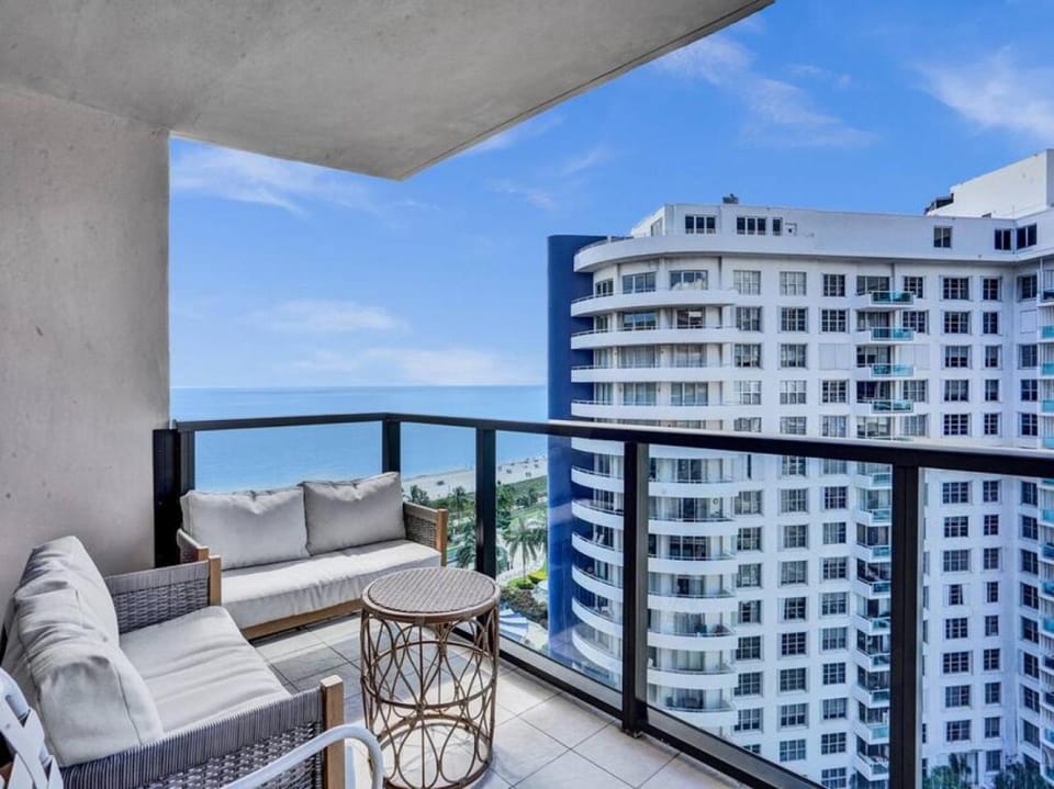 Natural landscape, View (from property/room), Balcony/Terrace, Sea view