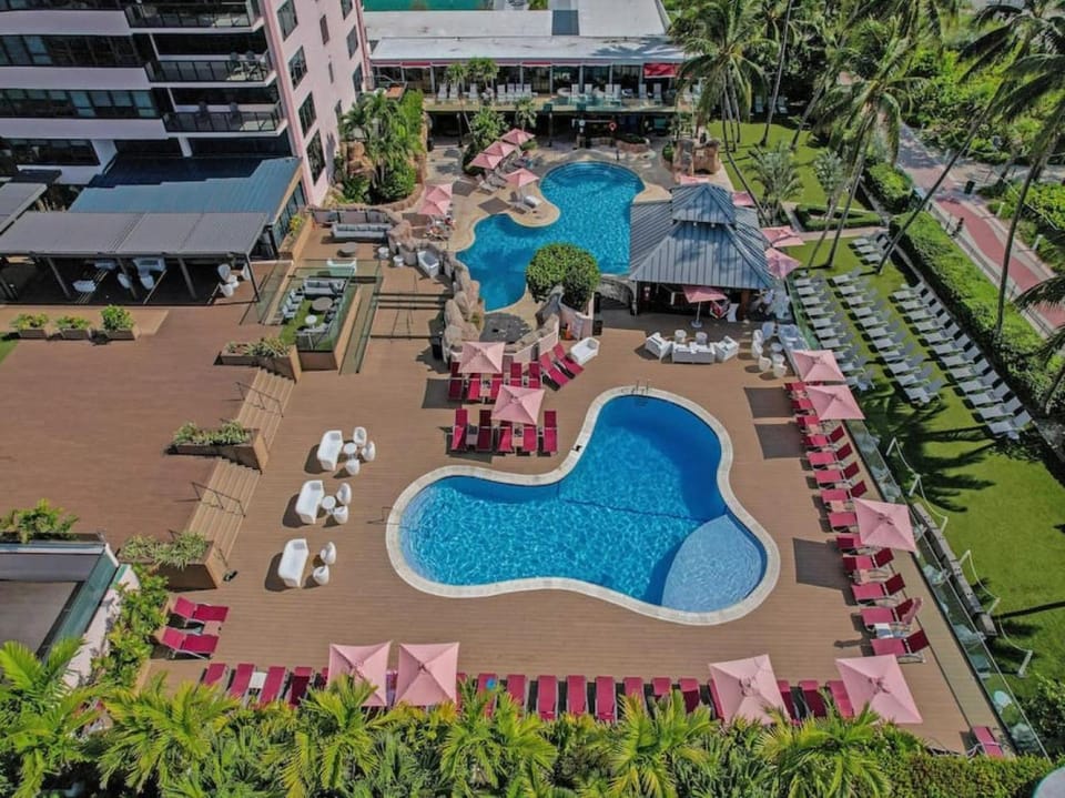 Property building, Swimming pool