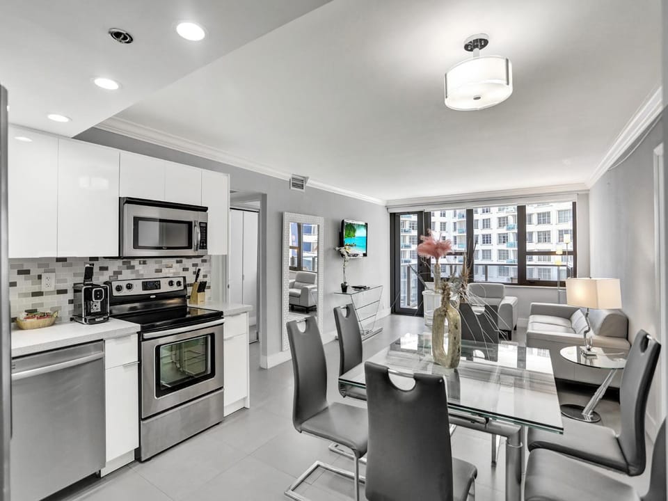 Living room, Dining area