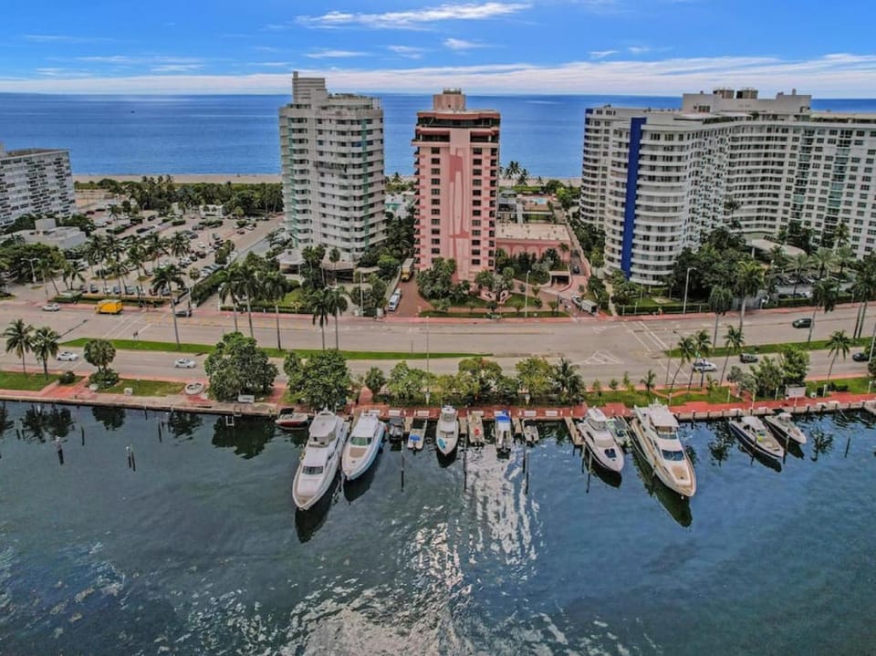 Property building, Day, Neighbourhood, River view