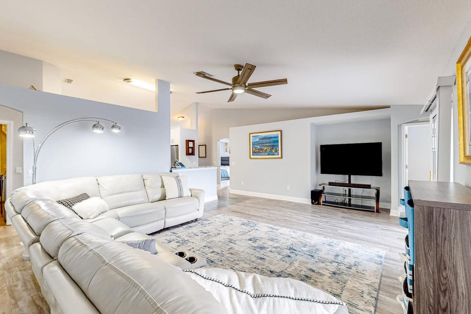 Poolside Oasis! Family-Friendly Summerfield Escape House in Florida