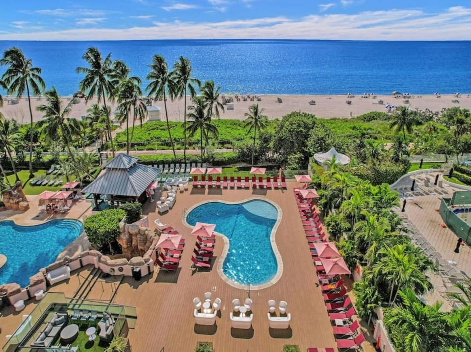 Bird's eye view, Beach, Pool view, Sea view, Swimming pool