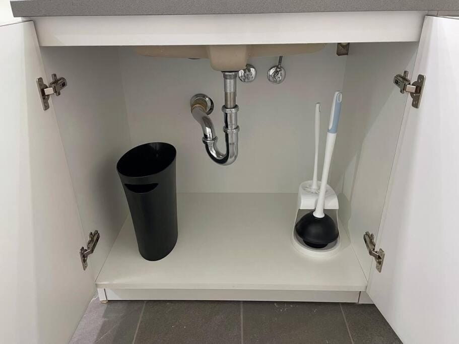 Bright Top Floor-Elevator-Walk Downtown-Laundry Apartment in Walnut Creek