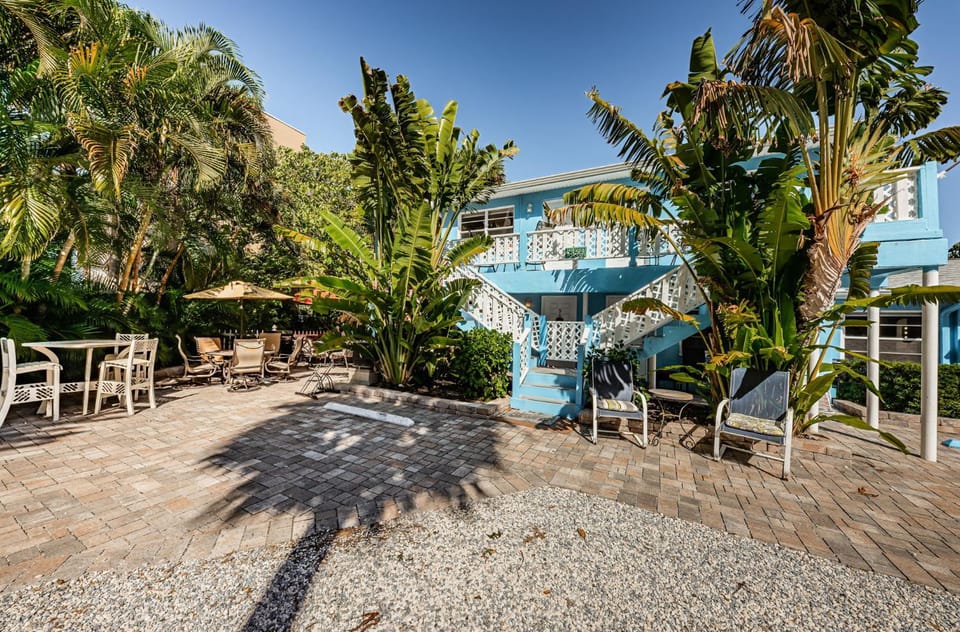 Property building, Patio, Garden