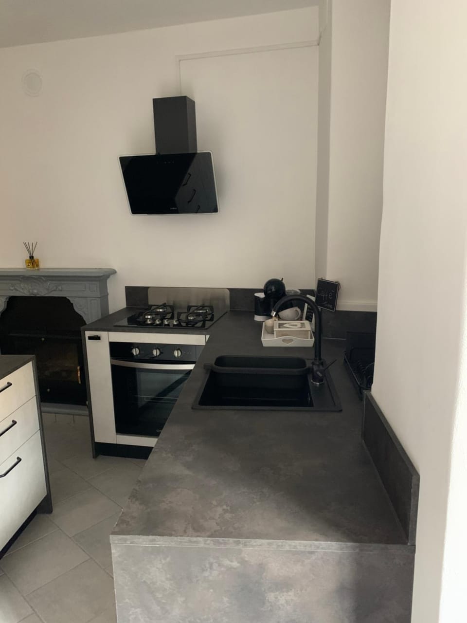 Kitchen or kitchenette