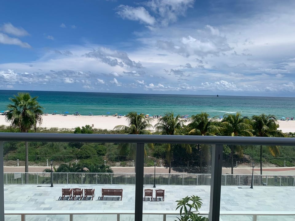 Pavilion Apartment hotel in Miami Beach