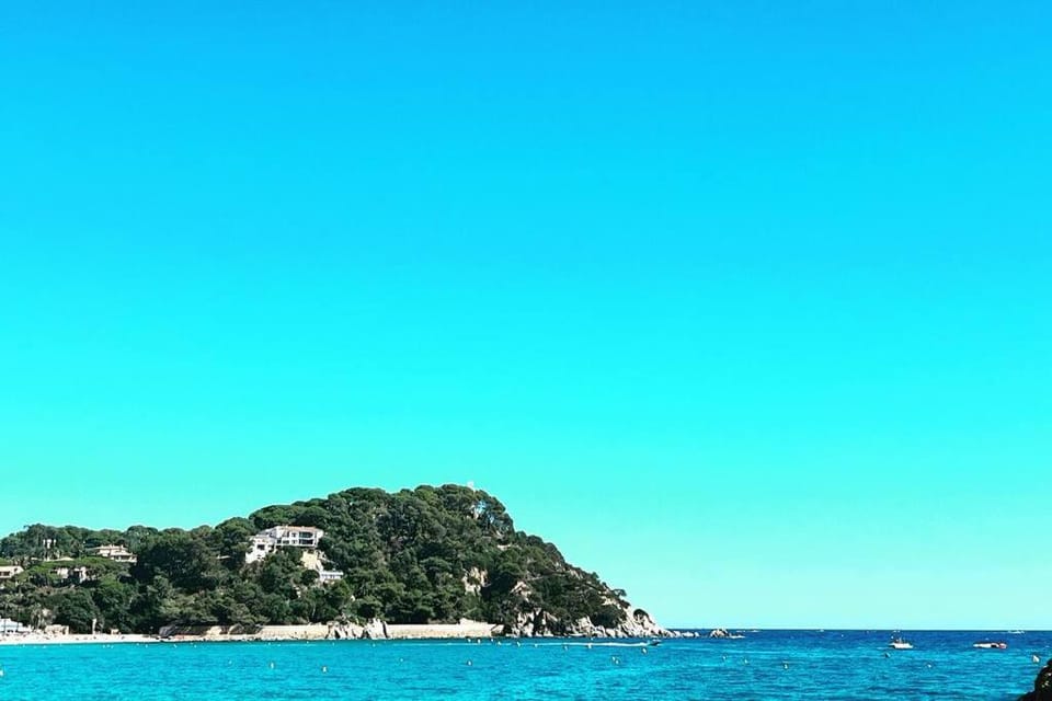 Nearby landmark, Beach