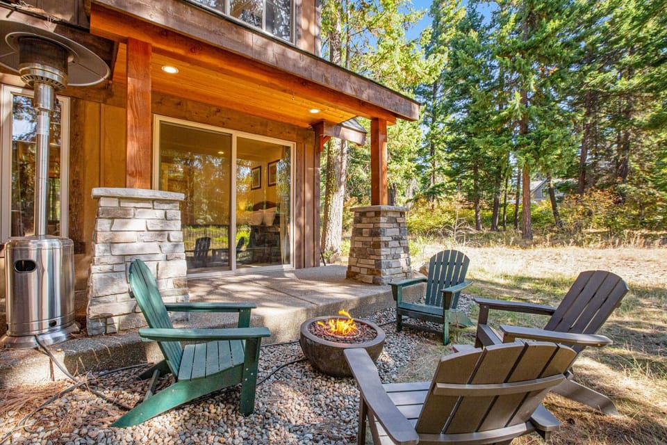 Snowberry Lodge House in Kittitas County