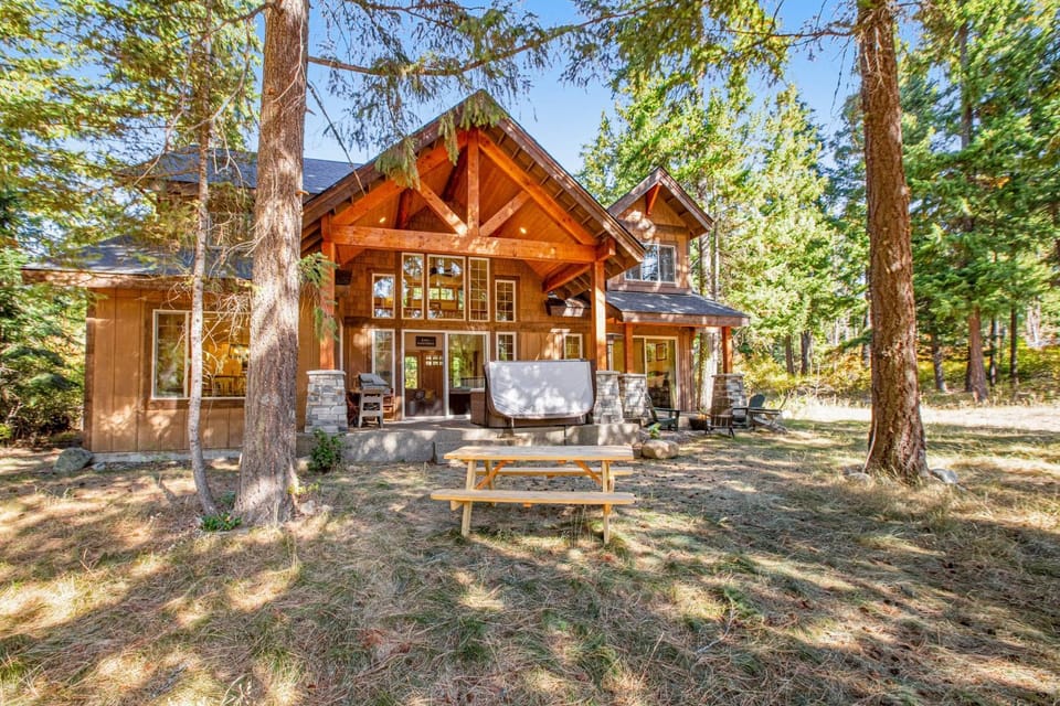 Snowberry Lodge House in Kittitas County