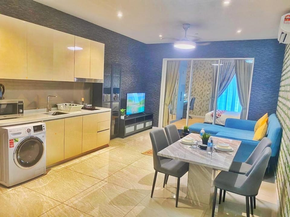 TV and multimedia, Kitchen or kitchenette, Dining area, dishwasher, oven, stove, washing machine, dryer