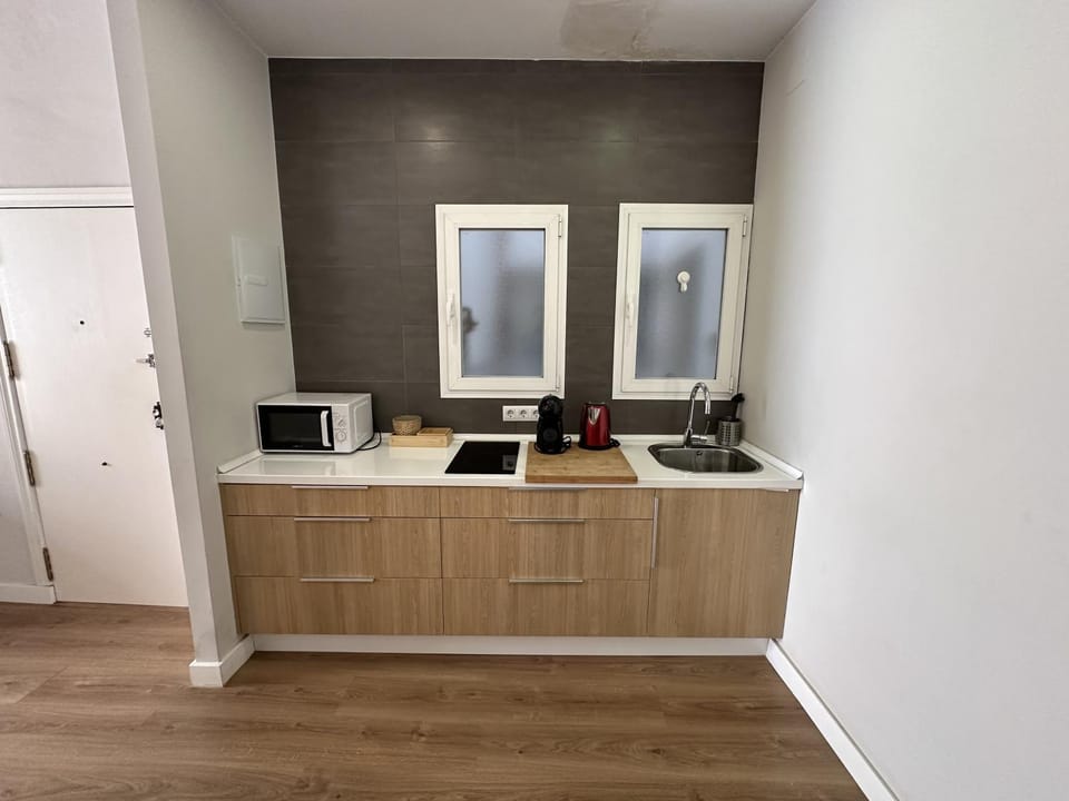 Kitchen or kitchenette
