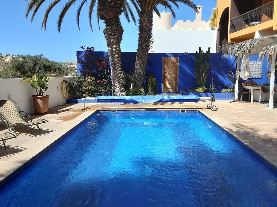 ESCALE PARADIS 10 PERS 4 CH 4 Sdb PISCINE GARAGE House in Souss-Massa