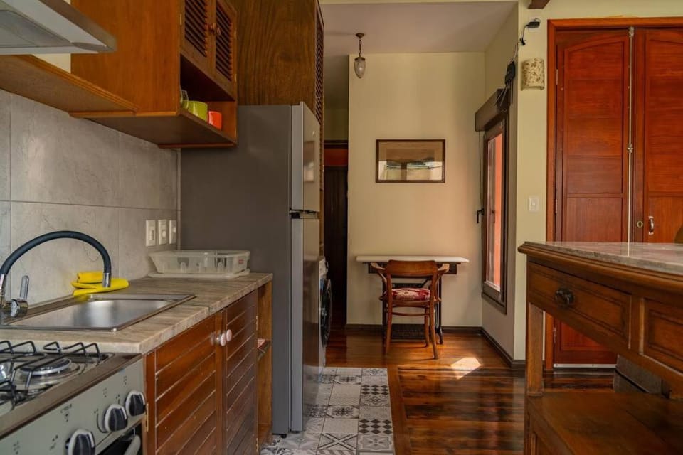 Kitchen or kitchenette, minibar, pet friendly, stove