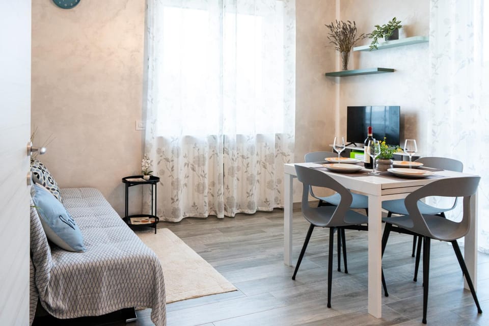 TV and multimedia, Living room, Dining area