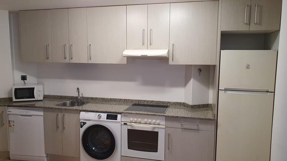 Kitchen or kitchenette, dishwasher, minibar, pet friendly, toaster, washing machine, dryer