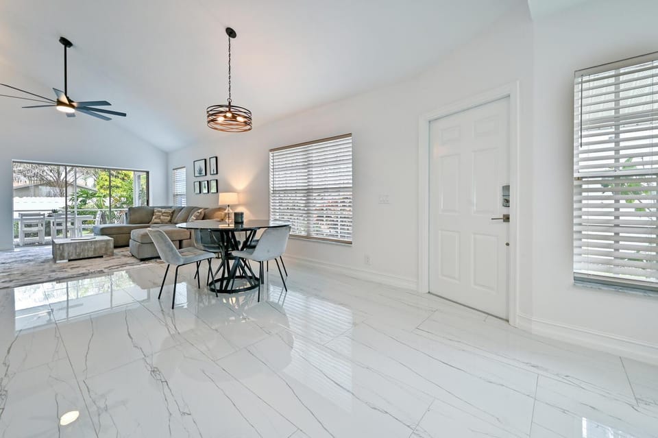 Living room, Dining area
