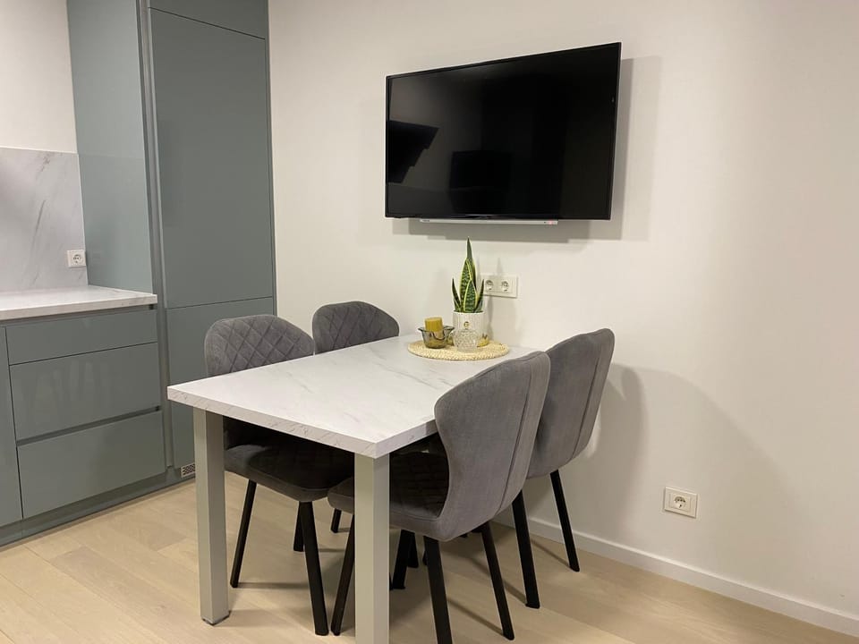 TV and multimedia, Dining area