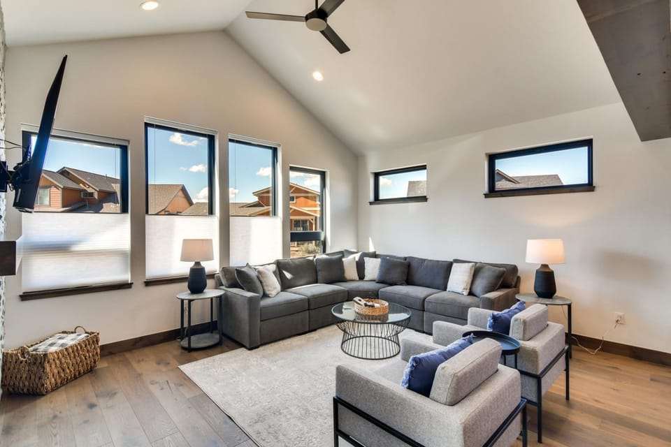 Ski-In/Out Home w/ Hot Tub in Granby Ranch Resort! House in Granby