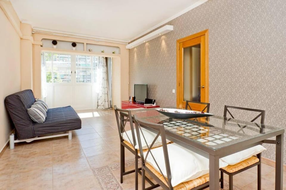 Glorias:Sagrada Familia 15 minutos - Playa 20 minutos Apartment in Barcelona
