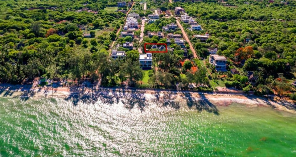 Property building, Natural landscape, Bird's eye view, Beach, Sea view