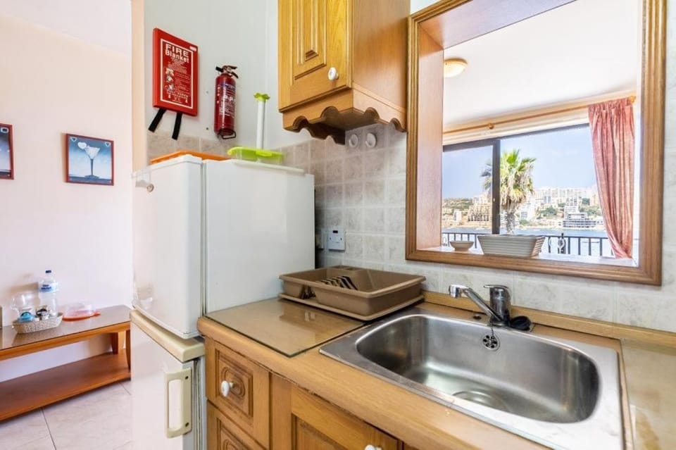 Nice seaview apt at St Paul's Bay Apartment in Saint Paul's Bay