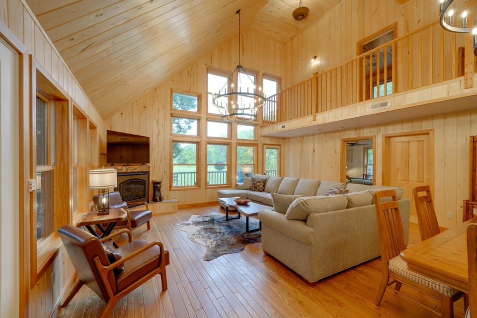 Riverfront West Virginia Cabin w/ Screened-In Deck Cabin in Shenandoah Valley