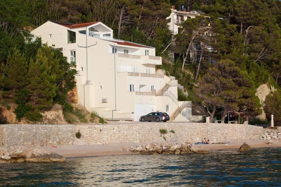 Facade/entrance, Beach
