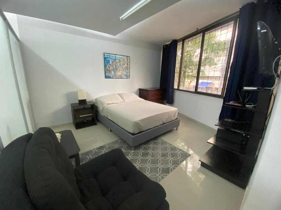 Bed, TV and multimedia, Bedroom