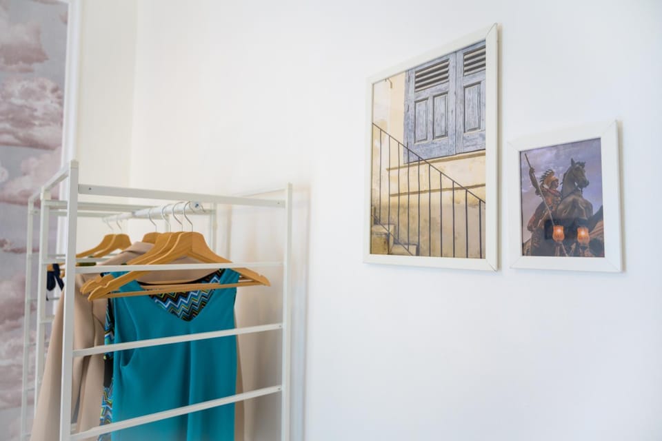 Summer, View (from property/room), Decorative detail, Bedroom, Guests, City view, storage, air conditioner