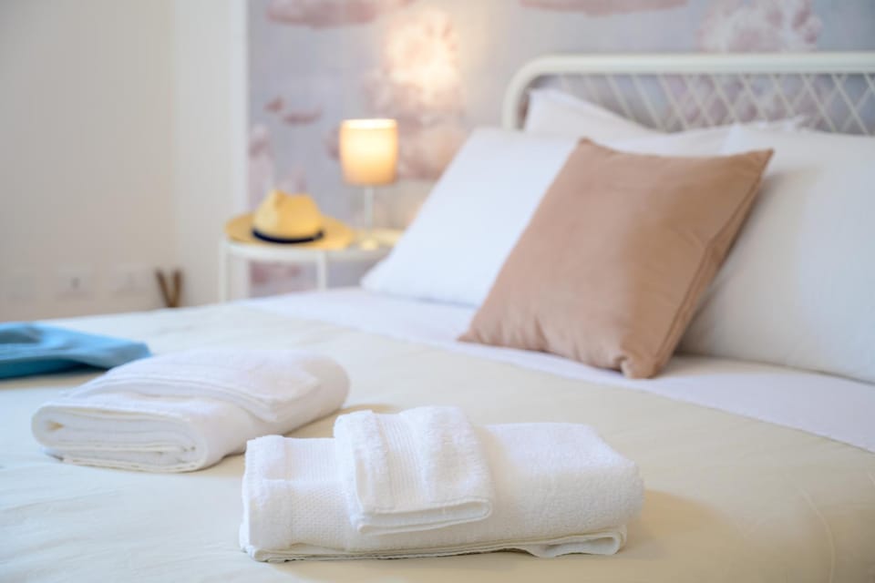 Bed, Decorative detail, Decorative detail, Bedroom